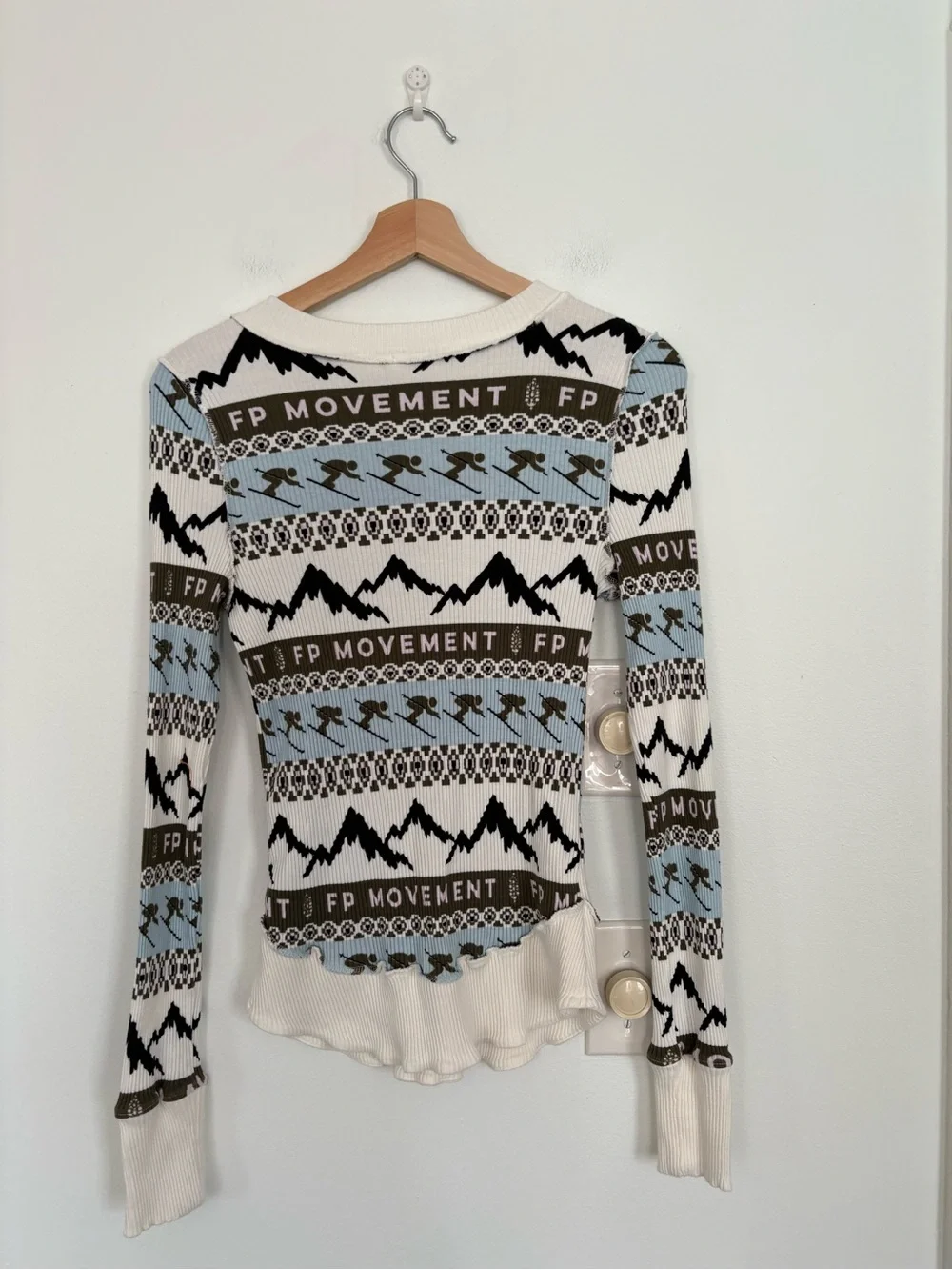 Free People || FP Movement Rally Rib Henley Top Aspen Range Ski Motif Ivory M